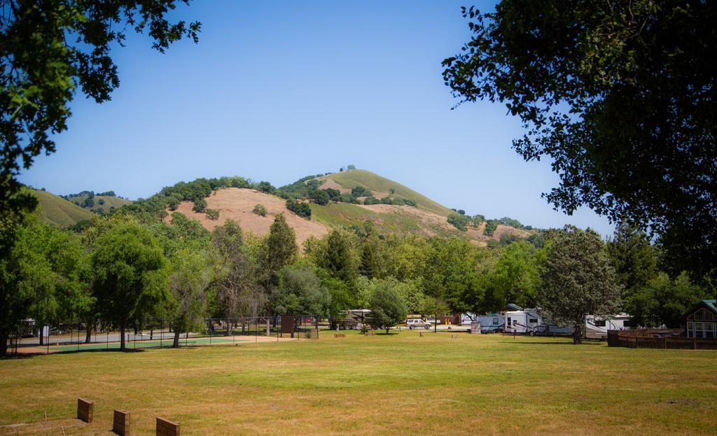Morgan Hill Camping Resort Cabin 2 San Martin Exterior foto